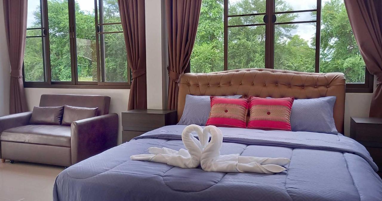 Bua Daeng Homestay Resort Kumphawapi Exteriér fotografie