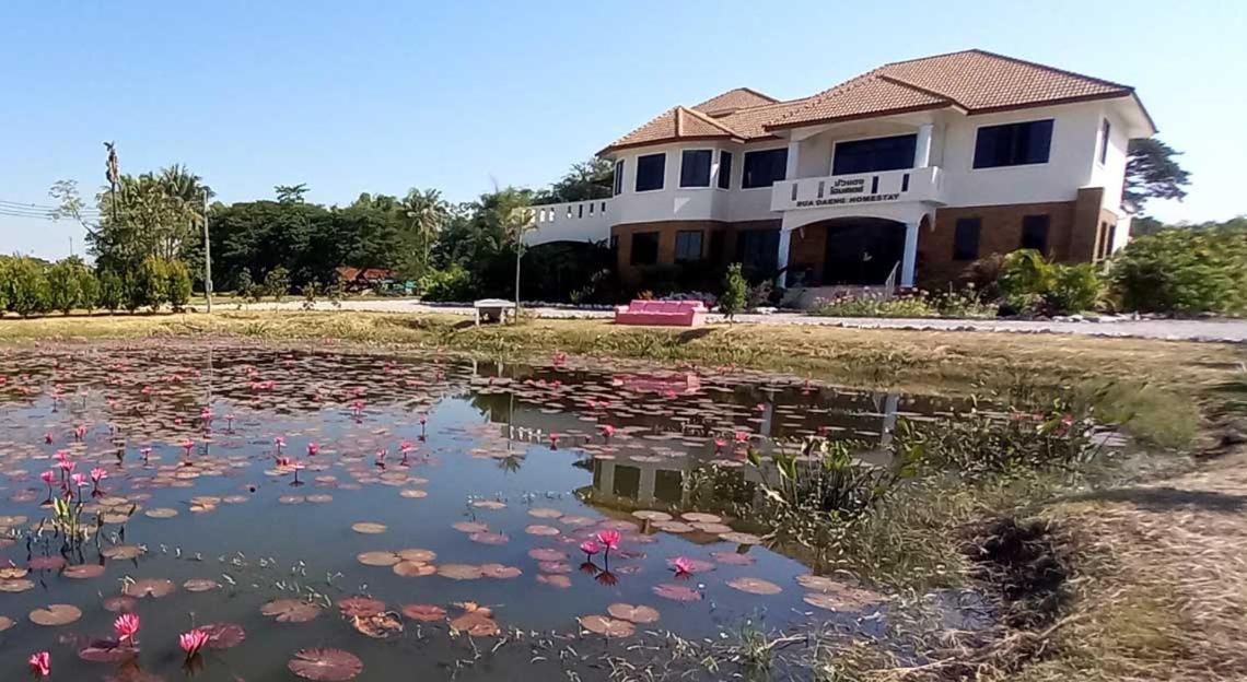 Bua Daeng Homestay Resort Kumphawapi Exteriér fotografie