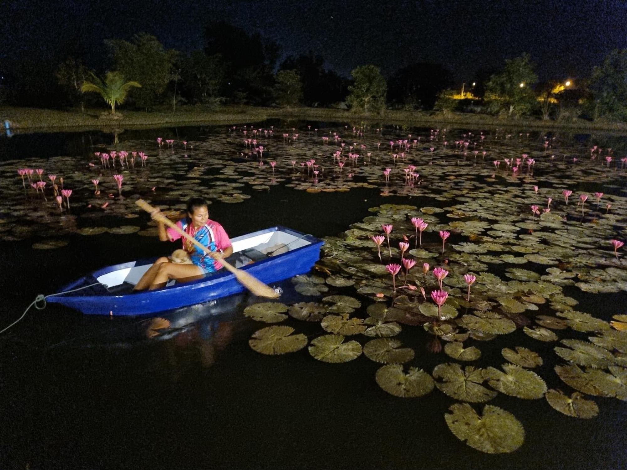 Bua Daeng Homestay Resort Kumphawapi Exteriér fotografie
